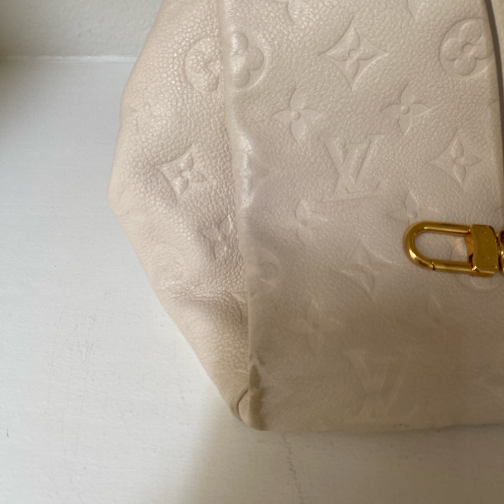 Handbag - Picture 3 of 4